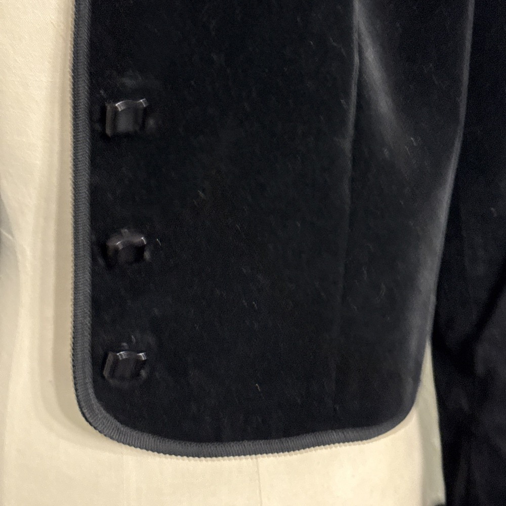 VTG Jaeger Black Velvet Short Cropped Fitted Blazer Jacket Sz 10 Great Britain - Picture 8 of 11